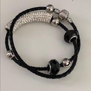 Black clasp twisted bracelet